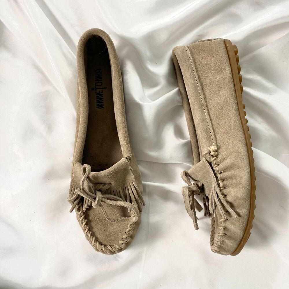 Minnetonka Suede Tassel Bow Moccasin Kilty Suede Driving Shoe US 7.5 EUC